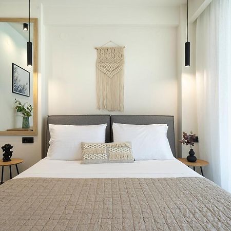 Aelia Seaside Luxury Suites Nea Karvali Exteriör bild