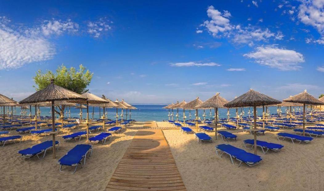 Aelia Seaside Luxury Suites Nea Karvali Exteriör bild