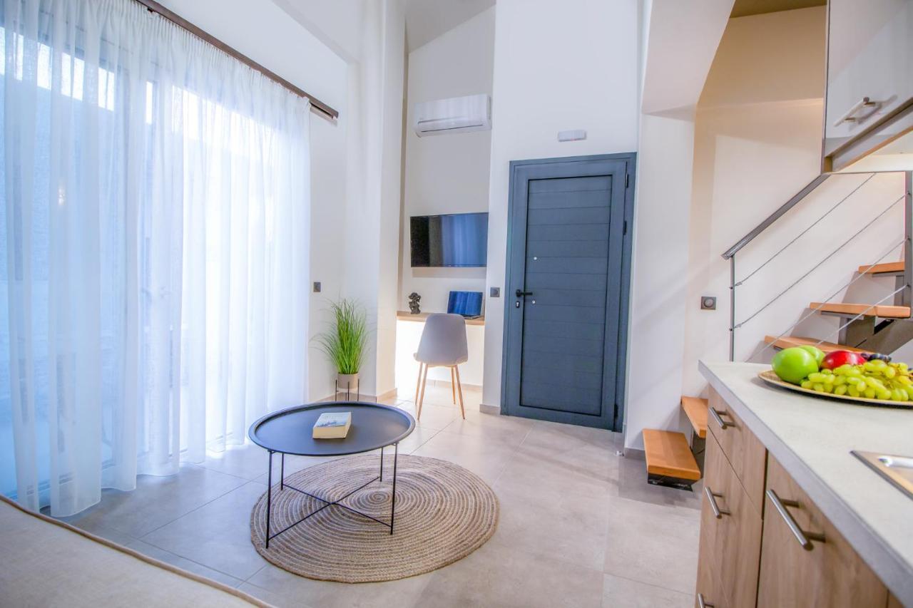 Aelia Seaside Luxury Suites Nea Karvali Exteriör bild