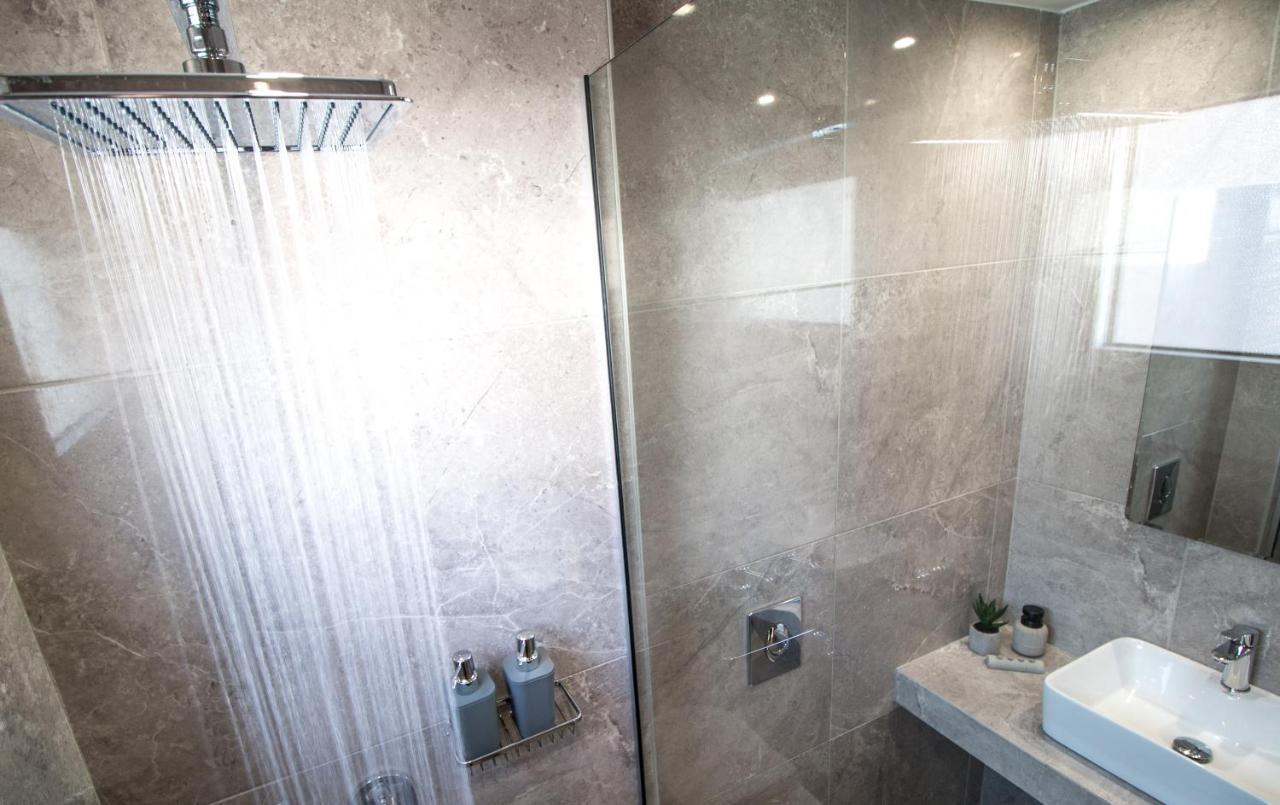 Aelia Seaside Luxury Suites Nea Karvali Exteriör bild