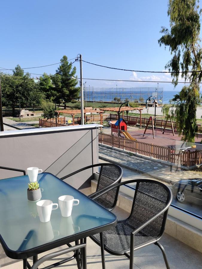 Aelia Seaside Luxury Suites Nea Karvali Exteriör bild