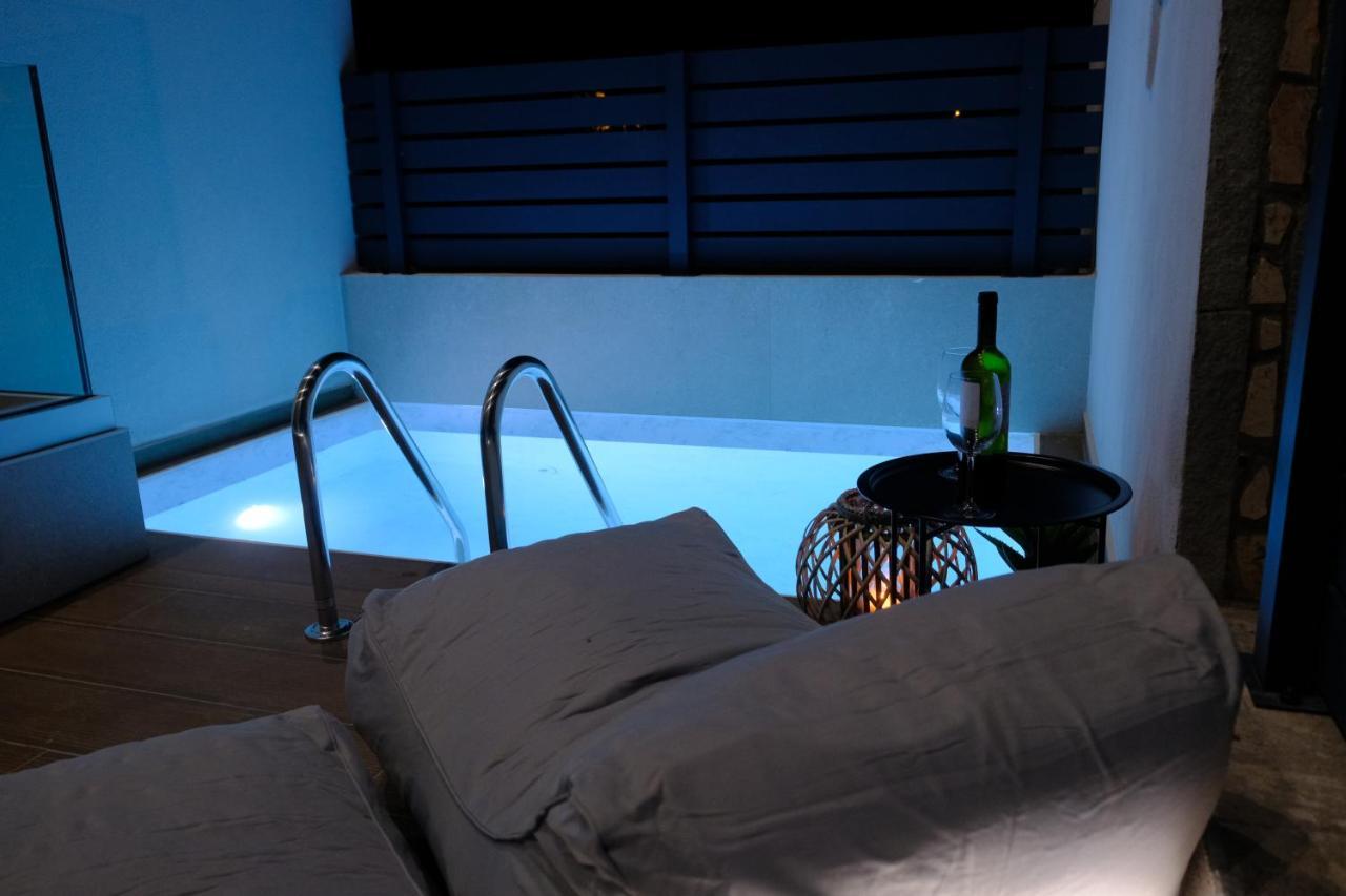 Aelia Seaside Luxury Suites Nea Karvali Exteriör bild