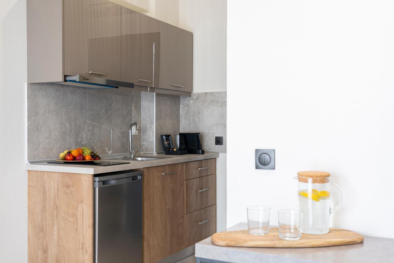 Aelia Seaside Luxury Suites Nea Karvali Exteriör bild