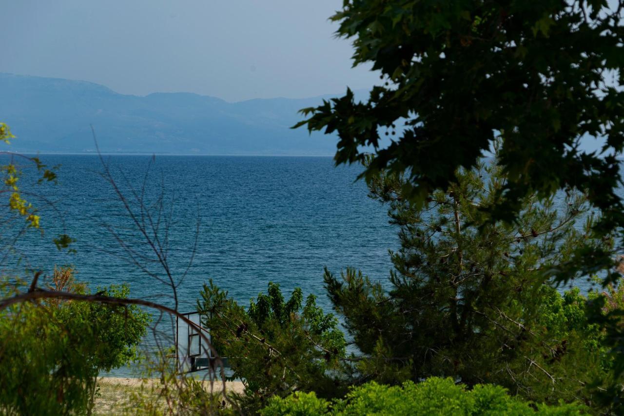 Aelia Seaside Luxury Suites Nea Karvali Exteriör bild